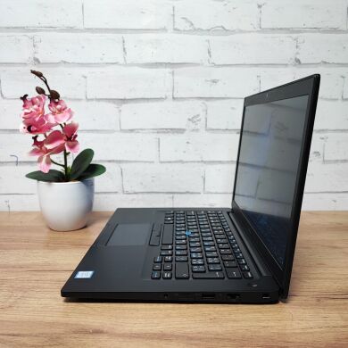 Ноутбук Dell Latitude 7490 / 14" (1366x768) TN / Intel Core i7-7600U (2 (4) ядра по 2.8 - 3.9 GHz) / 16 GB DDR4 / 256 GB SSD / Intel HD Graphics 620 / WebCam Ноутбук Dell Latitude 7490 / 14" (1366x768) TN / Intel Core i7-7600U (2 (4) ядра по 2.8 - 3.9 GHz) / 16 GB DDR4 / 256 GB SSD / Intel HD Graphics 620 / WebCam