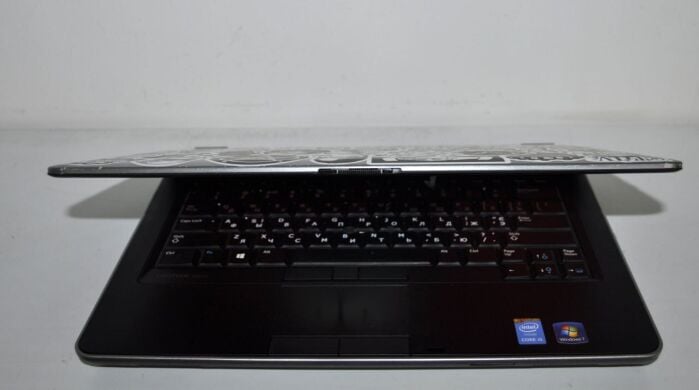 Ноутбук Dell Latitude E6440 / 14" (1920x1080) TN / Intel Core i5-4310M (2 (4) ядра по 2.7 - 3.4 GHz) / 12 GB DDR3 / 512 GB SSD NEW / AMD Radeon HD 8690M, 1 GB GDDR5, 64-bit / WebCam / DVD-ROM / Windows 10 Pro