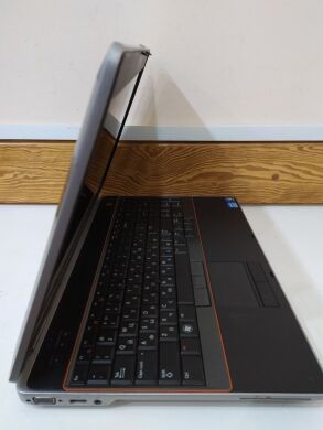 Ноутбук Dell Latitude E6520 / 15.6" (1920x1080) TN LED / Intel Core i5 2 GEN (2 (4) ядра по 3.3 GHz) / 4 GB DDR3 / 120 GB SSD / nVidia NVS 4200M, 1 GB DDR3, 64-bit / 120 GB SSD / DVD-RW / HDMI