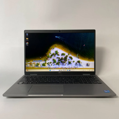 Ноутбук рабочая станция Dell Precision 3560 / 15.6" (1920x1080) IPS / Intel Core i7-1185G7 (4 (8) ядра по 3.0 - 4.8 GHz) / 16 GB DDR4 / 512 GB SSD / nVidia T500, 2 GB GDDR6, 64-bit / HDMI / WebCam