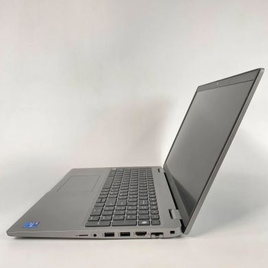 Ноутбук рабочая станция Dell Precision 3560 / 15.6" (1920x1080) IPS / Intel Core i7-1185G7 (4 (8) ядра по 3.0 - 4.8 GHz) / 16 GB DDR4 / 512 GB SSD / nVidia T500, 2 GB GDDR6, 64-bit / HDMI / WebCam