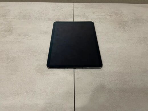 Планшет Б-клас Apple iPad Air A2589 MM6R3LLA (5th Gen, 2022) / 10.9" (2360x1640) IPS / Apple M1 (8 ядер до 3.2 GHz) / 8 GB RAM / 64 GB Memory / Wi-Fi + 5G