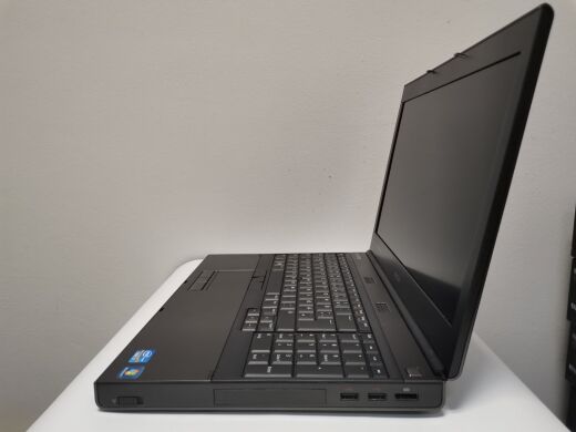 Робоча станція Б клас Dell Precision M4600 / 15.6" (1920x1080) TN / Intel Core i7-2860QM (4 (8) ядра по 2.5 - 3.6 GHz) / 12 GB DDR3 / 256 GB SSD Samsung / nVidia Quadro 2000M, 2 GB DDR3, 128-bit / DVD-RW