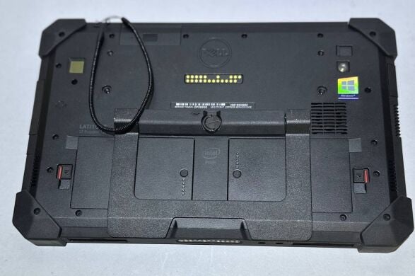 Захищений планшет Dell Latitude 7202 Rugged Tablet / 11.6" (1366x768) TN Touch / Intel Core M-5Y71 (2 (4) ядра по 1.2 - 2.9 GHz) / 8 GB DDR3 / 256 GB SSD / Intel HD Graphics 5300 / WebCam