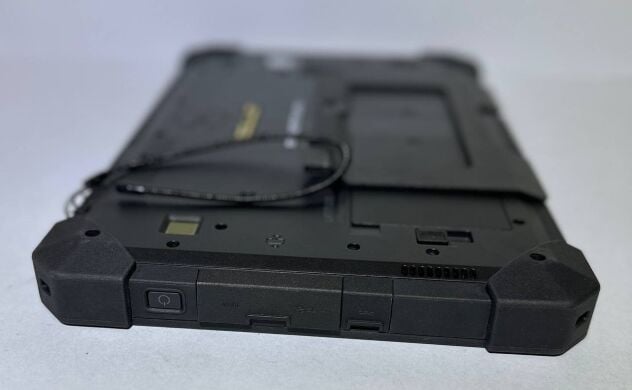 Захищений планшет Dell Latitude 7202 Rugged Tablet / 11.6" (1366x768) TN Touch / Intel Core M-5Y71 (2 (4) ядра по 1.2 - 2.9 GHz) / 8 GB DDR3 / 256 GB SSD / Intel HD Graphics 5300 / WebCam