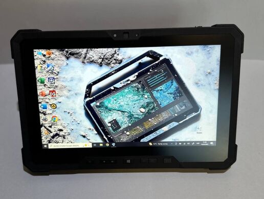 Захищений планшет Dell Latitude 7202 Rugged Tablet / 11.6" (1366x768) TN Touch / Intel Core M-5Y71 (2 (4) ядра по 1.2 - 2.9 GHz) / 8 GB DDR3 / 256 GB SSD / Intel HD Graphics 5300 / WebCam