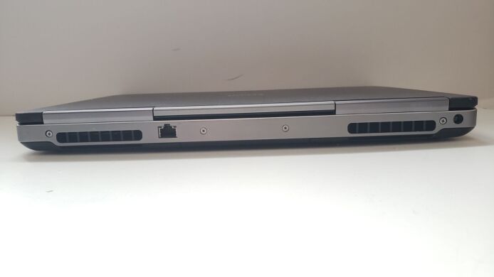 Мобильная рабочая станция Б-класс Dell Precision 7510 / 15.6" (1920x1080) IPS / Intel Core i7-6820HQ (4 (8) ядра по 2.7 - 3.6 GHz) / 16 GB DDR4 / 256 GB SSD + 500 GB HDD / nVidia Quadro M1000M, 2 GB GDDR5, 128-bit / WebCam