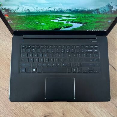 Ігровий ноутбук Samsung NP940Z5L-X03US / 15.6" (3840x2160) IPS Touch / Intel Core i7-6700HQ (4 (8) ядра по 2.6 - 3.5 GHz) / 16 GB DDR4 / 512 GB SSD / nVidia GeForce GTX 950M, 2 GB GDDR5, 128-bit / WebCam