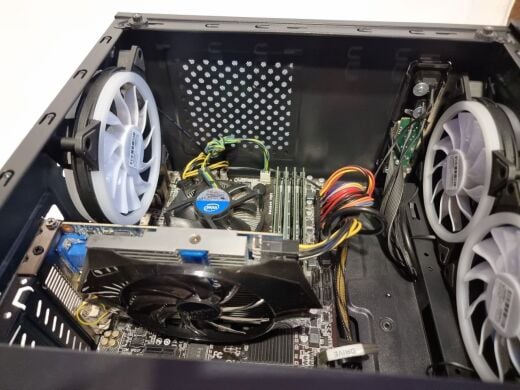 Ігровий 1stPlayer Black Sir B2 Tower / Intel Core i5-6500 (4 ядра по 3.2 - 3.6 GHz) / 16 GB DDR4 / 240 GB SSD + 500 GB HDD / nVidia GeForce GTX 650, 2 GB GDDR5, 128-bit / 530W
