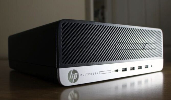 ПК HP EliteDesk 705 G4 SFF / AMD Ryzen 5 2400G (4 (8) ядра по 3.6 - 3.9 GHz) / 16 GB DDR4 / 256 GB SSD M.2 / AMD Radeon RX Vega 11 Graphics / Win 10 Pro