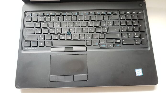 Мобильная рабочая станция Б-класс Dell Precision 7510 / 15.6" (1920x1080) IPS / Intel Core i7-6820HQ (4 (8) ядра по 2.7 - 3.6 GHz) / 16 GB DDR4 / 256 GB SSD + 500 GB HDD / nVidia Quadro M1000M, 2 GB GDDR5, 128-bit / WebCam