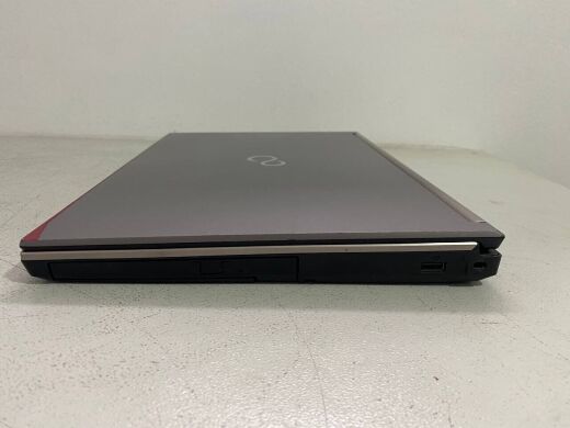 Мобільна робоча станція Fujitsu Celsius H760 / 15.6" (1920x1080) IPS / Intel Core i7-6820HQ (4 (8) ядра по 2.7 - 3.6 GHz) / 16 GB DDR4 / 500 GB SSD / nVidia Quadro M1000M, 2 GB GDDR5, 128-bit / WebCam / DVD-ROM Мобільна робоча станція Fujitsu Celsius H760 / 15.6" (1920x1080) IPS / Intel Core i7-6820HQ (4 (8) ядра по 2.7 - 3.6 GHz) / 16 GB DDR4 / 500 GB SSD / nVidia Quadro M1000M, 2 GB GDDR5, 128-bit / WebCam / DVD-ROM