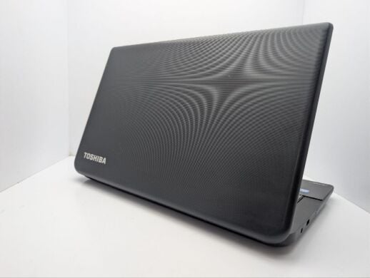 Ноутбук Toshiba Satellite C70-A / 17.3" (1600x900) TN / Intel Core i3-3120M (2 (4) ядра по 2.5 GHz) / 6 GB DDR3 / 500 GB HDD / nVidia GeForce 710M, 1 GB GDDR3, 64-bit / WebCam / DVD-ROM