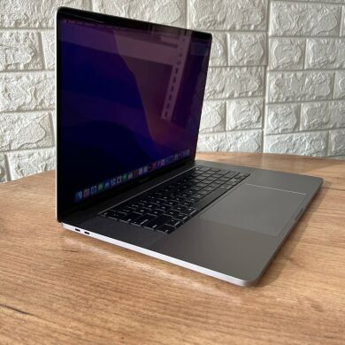 Ультрабук Б-клас Apple MacBook Pro 16 2019 A2141 / 16" (3072x1920) IPS / Intel Core i9-9980HK (8 (16) ядер по 2.4 - 5.0 GHz) / 32 GB DDR4 / 2000 GB SSD / AMD Radeon Pro 5500M, 8 GB GDDR6, 128-bit / WebCam / MacOS