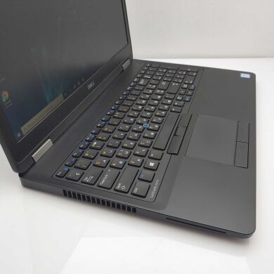 Игровой ноутбук Б-класс Dell Latitude E5570 / 15.6" (1366x768) TN / Intel Core i7-6600U (2 (4) ядра по 2.6 - 3.4 GHz) / 8 GB DDR4 / 240 GB SSD / AMD Radeon R7 M370, 2 GB GDDR5, 256-bit / WebCam / Win 10 Pro