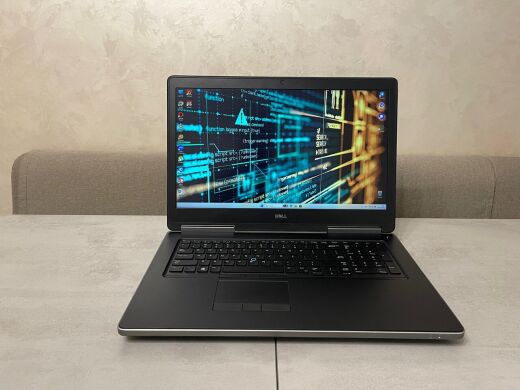 Мобільна робоча станція Dell Precision 7720 / 17.3" (1920x1080) IPS / Intel Core i7-6820HQ (4 (8) ядра по 2.7 - 3.6 GHz) / 16 GB DDR4 / 256 GB SSD + 1000 GB HDD / nVidia Quadro P3000, 6 GB GDDR5, 192-bit / WebCam