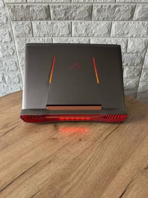 Ігровий ноутбук Asus ROG Strix G752VS / 17.3" (1920x1080) IPS / Intel Core i7-6700HQ (4 (8) ядра по 2.6 - 3.5 GHz) / 16 GB DDR4 / 512 GB SSD / nVidia GeForce GTX 1070, 8 GB GDDR5, 256-bit / WebCam / DVD-ROM