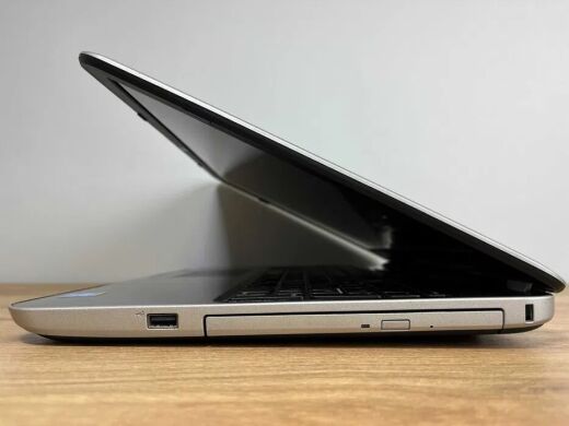 Ігровий ноутбук Dell Inspiron 5537 / 15.6" (1366x768) TN / Intel Core i5-4200U (2 (4) ядра по 1.6 - 2.6 GHz) / 8 GB DDR3 / 128 GB SSD / AMD Radeon HD 8670M, 2 GB DDR3, 64-bit / WebCam