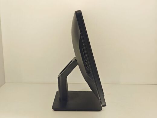 Моноблок Dell OptiPlex 3030 All-in-One / 20" (1600x900) TN / Intel Core i3-4150 (2 (4) ядра по 3.5 GHz) / 8 GB DDR3 / 240 GB SSD / Intel HD Graphics 4400 / WebCam