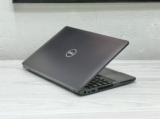 Игровой ноутбук Dell Latitude 5501 / 15.6" (1920x1080) IPS / Intel Core i7-9850H (6 (12) ядра по 2.6 - 4.6 GHz) / 32 GB DDR4 / 1000 GB SSD M.2 / nVidia GeForce MX150, 2 GB GDDR5, 64-bit / WebCam / Win 10 Pro Игровой ноутбук Dell Latitude 5501 / 15.6" (1920x1080) IPS / Intel Core i7-9850H (6 (12) ядра по 2.6 - 4.6 GHz) / 32 GB DDR4 / 1000 GB SSD M.2 / nVidia GeForce MX150, 2 GB GDDR5, 64-bit / WebCam / Win 10 Pro