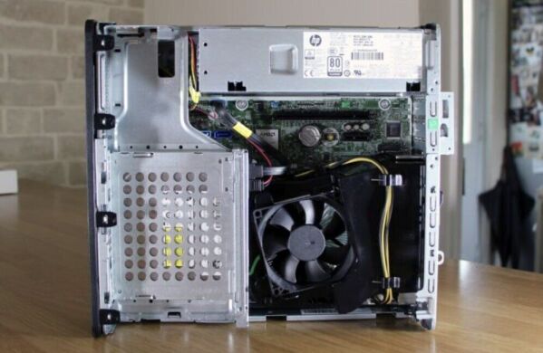 ПК HP EliteDesk 705 G4 SFF / AMD Ryzen 5 2400G (4 (8) ядра по 3.6 - 3.9 GHz) / 16 GB DDR4 / 256 GB SSD M.2 / AMD Radeon RX Vega 11 Graphics / Win 10 Pro