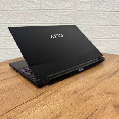 Игровой ультрабук Б-класс Gigabyte Aero 15 WB / 15.6" (1920x1080) IPS / Intel Core i7-10750H (6 (12) ядер по 2.6 - 5.0 GHz) / 16 GB DDR4 / 1000 GB SSD / nVidia GeForce RTX 2070 Max-Q, 8 GB GDDR6, 256-bit / WebCam