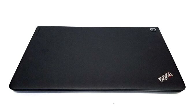 Ноутбук Lenovo ThinkPad E565 / 15.6" (1366x768) TN / AMD A10-8700P (4 ядра по 1.8 - 3.2 GHz) / 16 GB DDR3 / 256 GB SSD / AMD Radeon R5 M330, 2 GB DDR3, 64-bit / WebCam Ноутбук Lenovo ThinkPad E565 / 15.6" (1366x768) TN / AMD A10-8700P (4 ядра по 1.8 - 3.2 GHz) / 16 GB DDR3 / 256 GB SSD / AMD Radeon R5 M330, 2 GB DDR3, 64-bit / WebCam