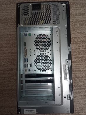 ПК Б-класс Fujitsu Esprimo P557 E85 Tower / Intel Pentium G4400 (2 ядра по 3.3 GHz) / 4 GB DDR4 / 120 GB SSD / Intel HD Graphics 510