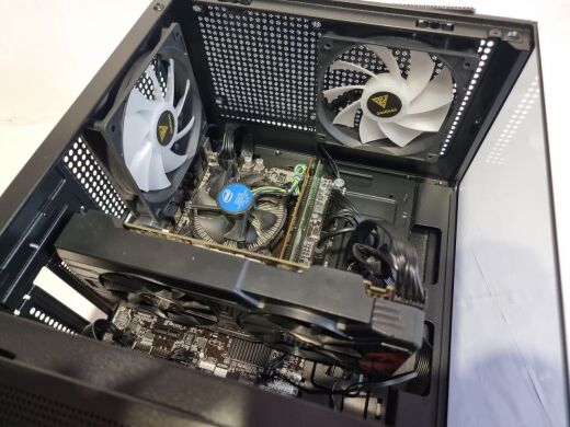 Игровой ПК Gamdias Aura GC9M Elite Tower / Intel Core i5-6500 (4 ядра по 3.2 - 3.6 GHz) / 16 GB DDR4 / 480 GB SSD / AMD Radeon RX 470, 4 GB GDDR5, 256-bit / 550W Игровой ПК Gamdias Aura GC9M Elite Tower / Intel Core i5-6500 (4 ядра по 3.2 - 3.6 GHz) / 16 GB DDR4 / 480 GB SSD / AMD Radeon RX 470, 4 GB GDDR5, 256-bit / 550W