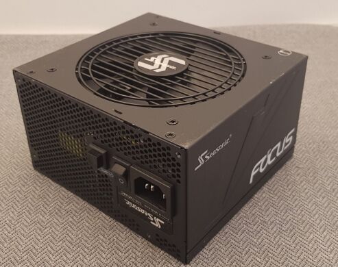 Блок живлення Seasonic Focus GX-650 650W (SSR-650FX) / 650W / 24+4(4)+4(8) pin