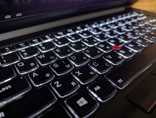 Мобильная рабочая станция Lenovo ThinkPad P1 Gen 3 / 14" (1920x1080) IPS / Intel Core i7-10750H (6 (12) ядер по 2.6 - 5.0 GHz) / 32 GB DDR4 / 1000 GB SSD / nVidia Quadro T2000 Max-Q, 4 GB GDDR5, 128-bit / WebCam / Windows 10 Мобильная рабочая станция Lenovo ThinkPad P1 Gen 3 / 14" (1920x1080) IPS / Intel Core i7-10750H (6 (12) ядер по 2.6 - 5.0 GHz) / 32 GB DDR4 / 1000 GB SSD / nVidia Quadro T2000 Max-Q, 4 GB GDDR5, 128-bit / WebCam / Windows 10