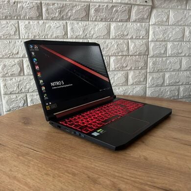 Игровой ноутбук Acer Nitro 5 AN515-54 / 15.6" (1920x1080) IPS / Intel Core i5-9300H (4 (8) ядра по 2.4 - 4.1 GHz) / 8 GB DDR4 / 256 GB SSD + 1000 Gb HDD / nVidia GeForce GTX 1650, 4 GB GDDR5, 128-bit / WebCam