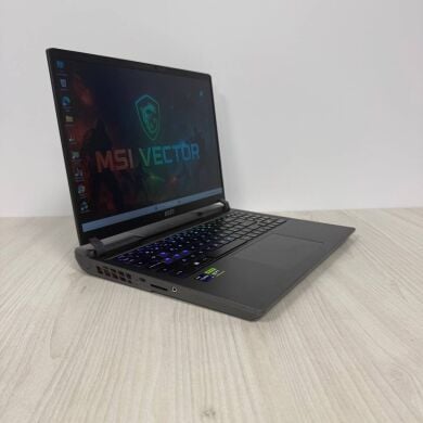 Игровой ноутбук Б-класс MSI Vector GP68HX 12VH / 16" (1920x1200) IPS / Intel Core i9-12900HX (16 (24) ядер по 3.6 - 5.0 GHz) / 32 GB DDR5 / 1000 GB SSD NVMe / nVidia GeForce RTX 4080, 12 GB GDDR6, 192-bit / WebCam
