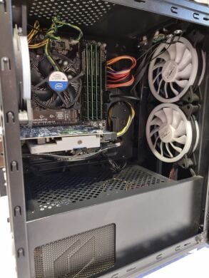 Ігровий 1stPlayer Black Sir B2 Tower / Intel Core i5-6500 (4 ядра по 3.2 - 3.6 GHz) / 16 GB DDR4 / 240 GB SSD + 500 GB HDD / nVidia GeForce GTX 650, 2 GB GDDR5, 128-bit / 530W