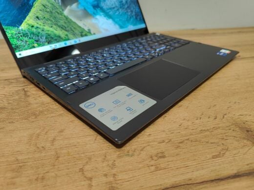 Ультрабук-трансформер Б-класс Dell Inspiron 7506 / 15.6" (3840x2160) IPS / Intel Core i7-1165G7 (4 (8) ядра по 2.8 - 4.7 GHz) / 16 GB DDR4 / 1000 GB SSD / Intel Iris Xe Graphics / WebCam / Windows 10 Home