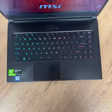 Ігровий ноутбук Б-клас MSI GS65 8RF Stealth Thin / 15.6" (1920x1080) IPS / Intel Core i7-8750H (6 (12) ядра по 2.2 - 4.1 GHz) / 32 GB DDR4 / 512 GB SSD / nVidia GeForce GTX 1070 Max-Q, 8 GB GDDR5, 256-bit / WebCam