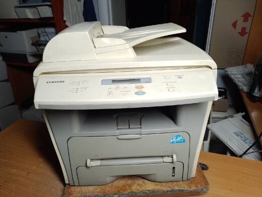 МФУ Samsung SCX-4116 / Лазерная монохромная печать / 1200x1200 dpi / A4 / 16 стр/мин / USB, LPT