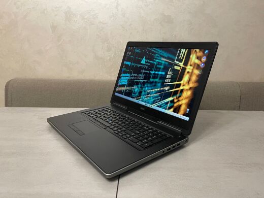 Мобільна робоча станція Dell Precision 7720 / 17.3" (1920x1080) IPS / Intel Core i7-6820HQ (4 (8) ядра по 2.7 - 3.6 GHz) / 16 GB DDR4 / 256 GB SSD + 1000 GB HDD / nVidia Quadro P3000, 6 GB GDDR5, 192-bit / WebCam