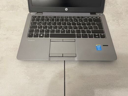 Нетбук HP ProBook 820 G2 / 12.5" (1366x768) TN / Intel Core i5-5300U (2 (4) ядра по 2.3 - 2.9 GHz) / 8 GB DDR3 / 250 GB SSD / Intel HD Graphics 5500 / WebCam