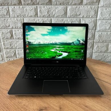 Ігровий ноутбук Samsung NP940Z5L-X03US / 15.6" (3840x2160) IPS Touch / Intel Core i7-6700HQ (4 (8) ядра по 2.6 - 3.5 GHz) / 16 GB DDR4 / 512 GB SSD / nVidia GeForce GTX 950M, 2 GB GDDR5, 128-bit / WebCam