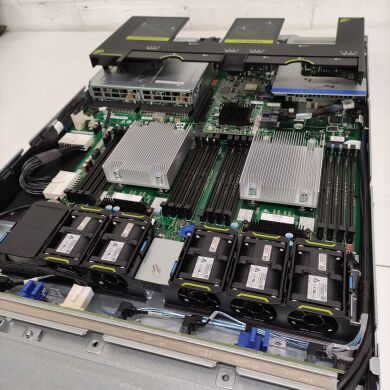 Сервер Huawei RH1288 V3 4LFF 1U / 2x Intel Xeon E5-2680 v3 (12 (24) ядер по 2.5 - 3.3 GHz) / 64 GB DDR4 / 240 GB SSD + 3000 GB HDD / Integrated Graphics / 2x 460W