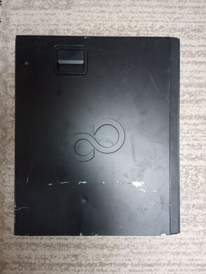 ПК Б-класс Fujitsu Esprimo P557 E85 Tower / Intel Pentium G4400 (2 ядра по 3.3 GHz) / 4 GB DDR4 / 120 GB SSD / Intel HD Graphics 510