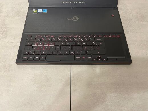 Ігровий ноутбук Asus ROG Zephyrus GX501VI-GZ020T / 15.6" (1920x1080) IPS / Intel Core i7-7700HQ (4 (8) ядра по 2.8 - 3.8 GHz) / 16 GB DDR4 / 1000 GB SSD M.2 / nVidia GeForce GTX 1080 Max-Q, 8 GB GDDR5X, 256-bit / WebCam