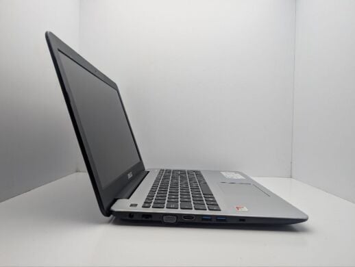Ноутбук Asus F555Q / 15.6" (1920x1080) TN / AMD A10-9620P (4 ядра по 2.4 - 3.3 GHz) / 12 GB DDR4 / 240 GB SSD / AMD Radeon R5 Graphics / WebCam Ноутбук Asus F555Q / 15.6" (1920x1080) TN / AMD A10-9620P (4 ядра по 2.4 - 3.3 GHz) / 12 GB DDR4 / 240 GB SSD / AMD Radeon R5 Graphics / WebCam