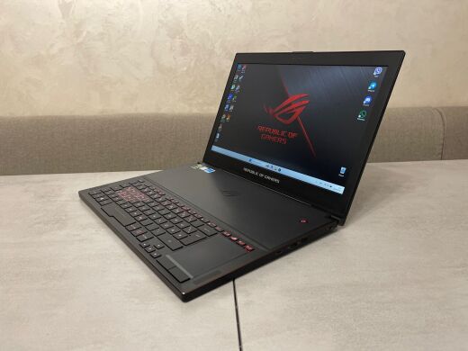 Ігровий ноутбук Asus ROG Zephyrus GX501VI-GZ020T / 15.6" (1920x1080) IPS / Intel Core i7-7700HQ (4 (8) ядра по 2.8 - 3.8 GHz) / 16 GB DDR4 / 1000 GB SSD M.2 / nVidia GeForce GTX 1080 Max-Q, 8 GB GDDR5X, 256-bit / WebCam