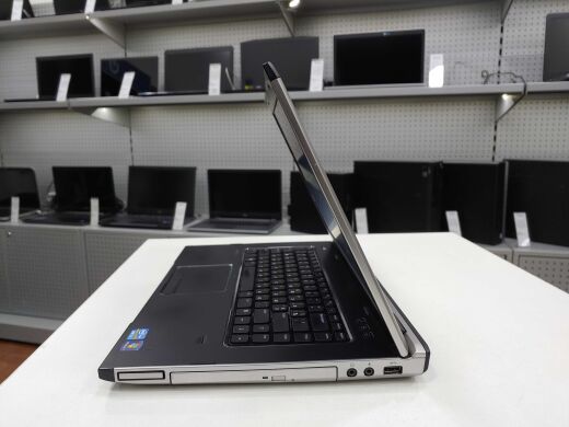 Ноутбук Dell Vostro 3550 Grey / 15.6" (1366x768) TN / Intel Core i3-2310M (2 (4) ядра по 2.1 GHz) / 8 GB DDR3 / 500 GB HDD / Intel HD Graphics 3000 / WebCam / DVD-ROM