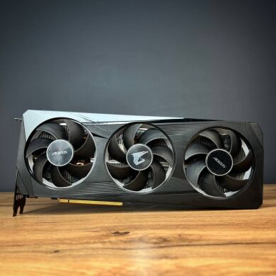 Дискретная видеокарта AMD Radeon RX 6700 XT, 12 GB GDDR6, 192-bit / DisplayPort, HDMI