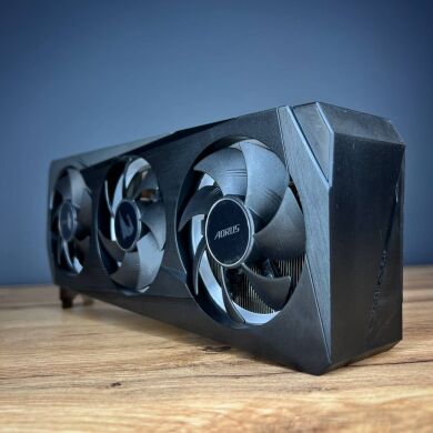 Дискретная видеокарта AMD Radeon RX 6700 XT, 12 GB GDDR6, 192-bit / DisplayPort, HDMI