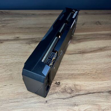 Дискретная видеокарта AMD Radeon RX 6700 XT, 12 GB GDDR6, 192-bit / DisplayPort, HDMI