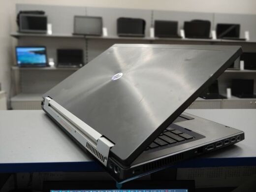 HP EliteBook 8760w / 17.3" (1920x1080) TN / Intel Core i7-2640M (2 (4) ядра по 2.8 - 3.5 GHz) / 8 GB DDR3 / 120 GB SSD / nVidia Quadro 1000M, 2 GB / DVD-RW